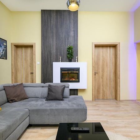Downtown Deluxe-Two Bedroom Apartment With Sauna Budapesta Exterior foto