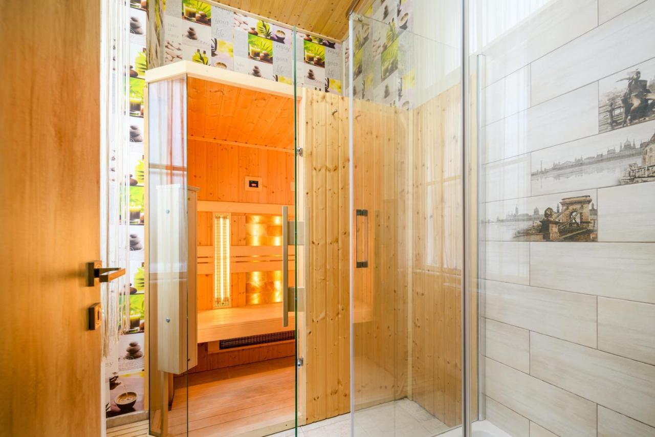 Downtown Deluxe-Two Bedroom Apartment With Sauna Budapesta Exterior foto